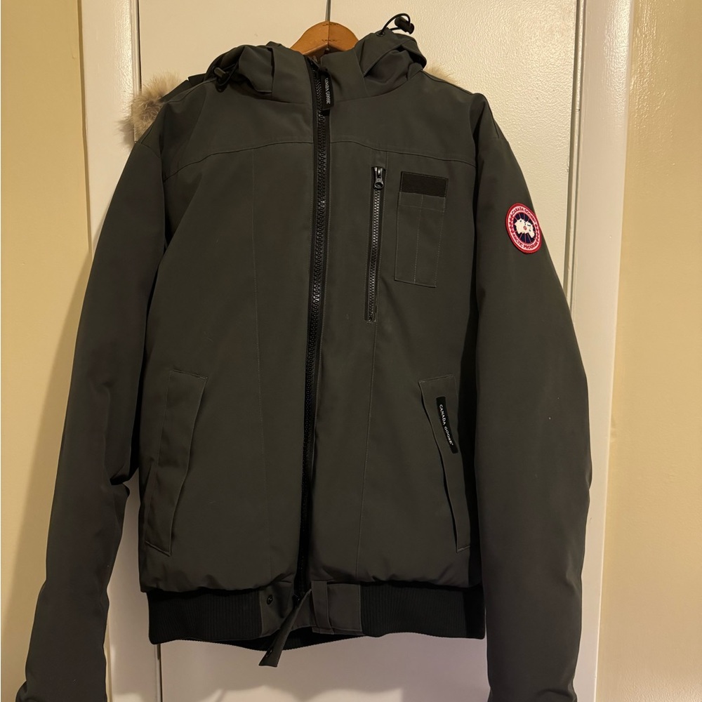 Canada Goose Boarding Bomber with coyote fur hood. Size XL